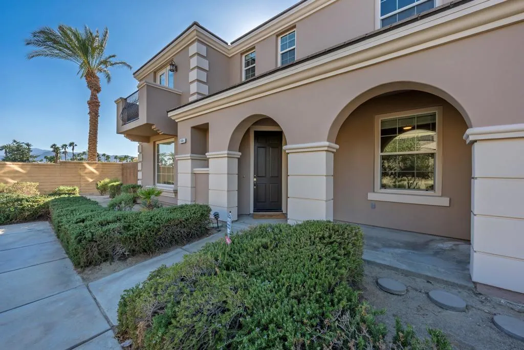 536 Via Assisi, Cathedral City, California 92234 home-pic-3